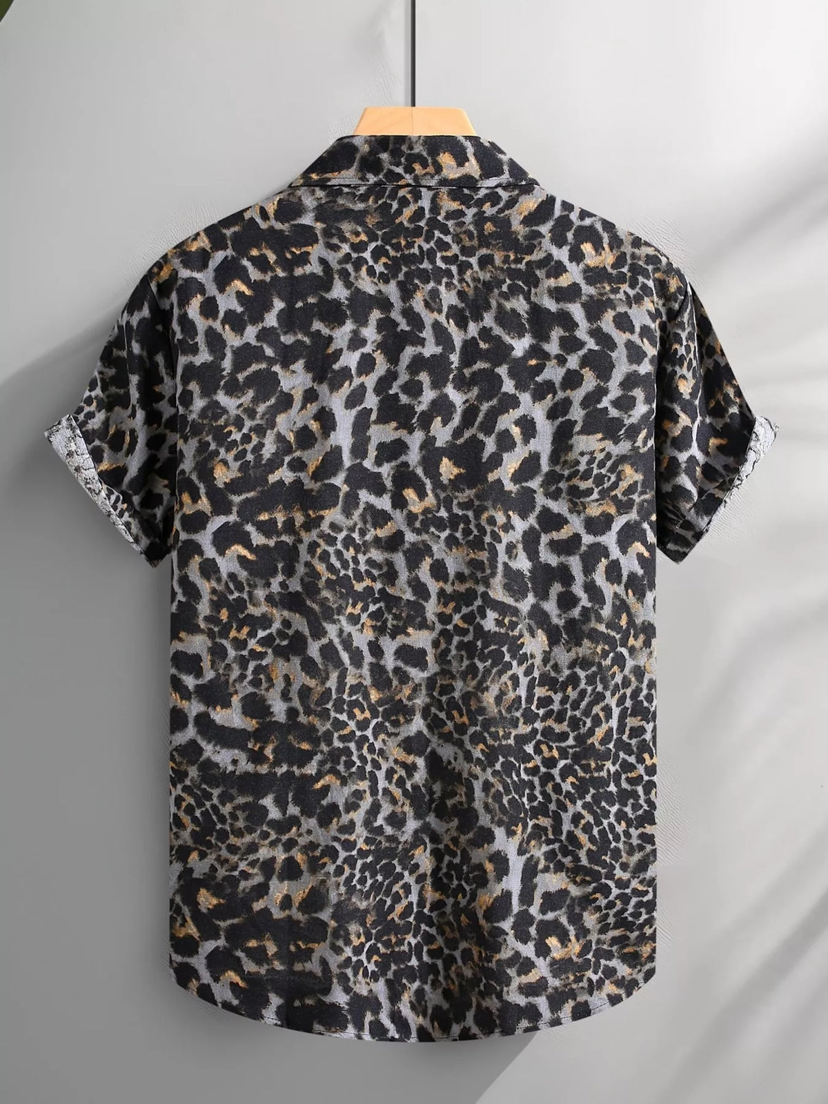 Men's Short Sleeve Leopard Print Casual Button-Down Shirt – view 3