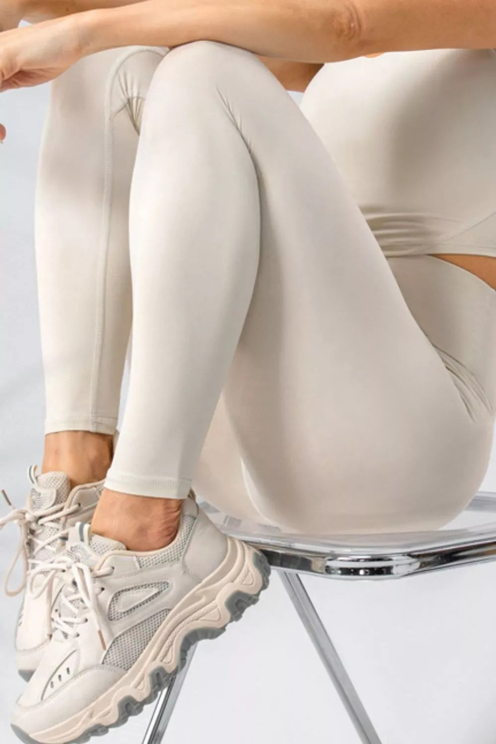 High-Waisted Seamless Active Leggings – view 3