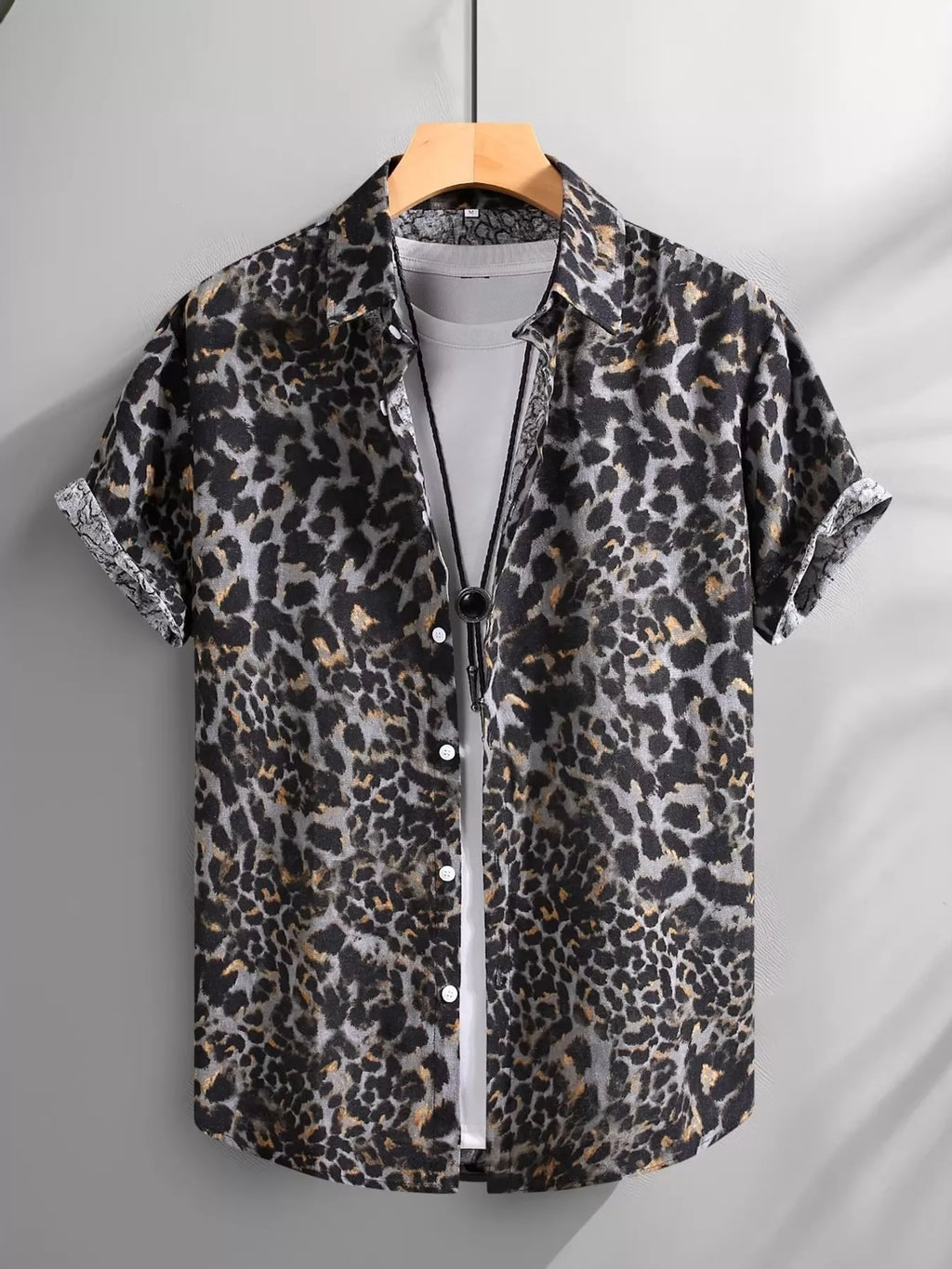 Men's Short Sleeve Leopard Print Casual Button-Down Shirt – view 2