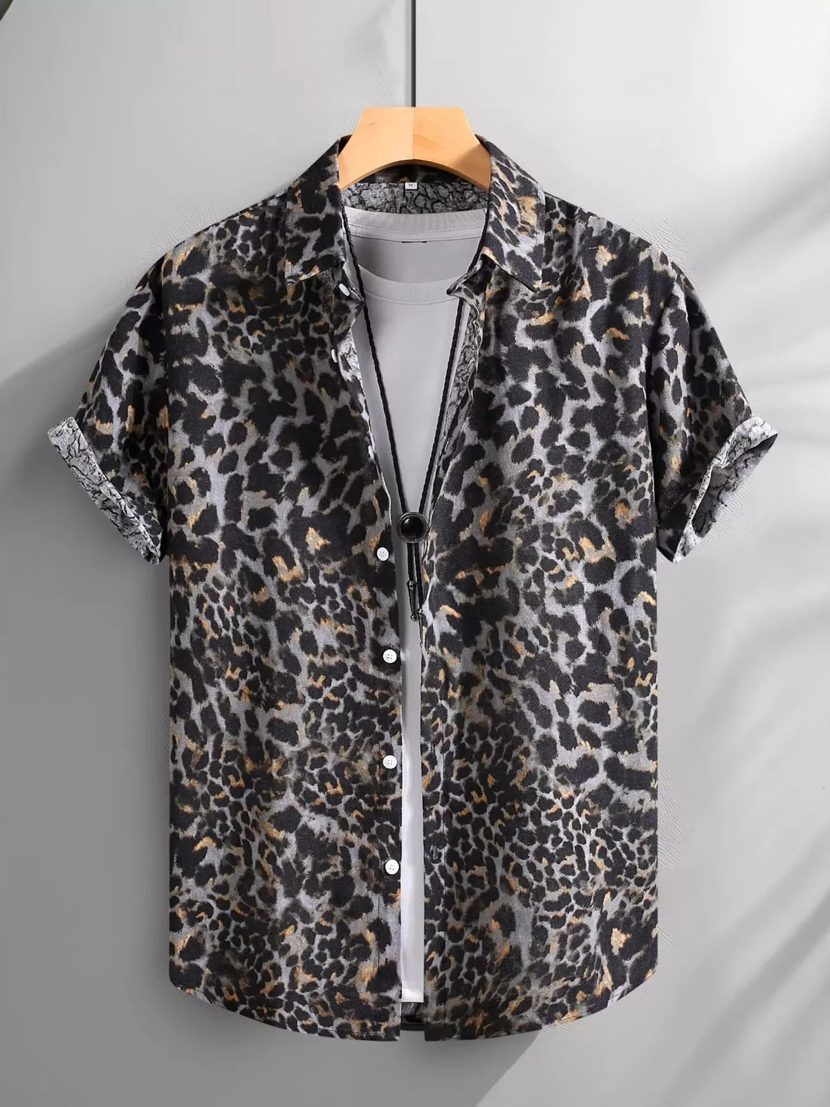 Men's Short Sleeve Leopard Print Casual Button-Down Shirt – view 2