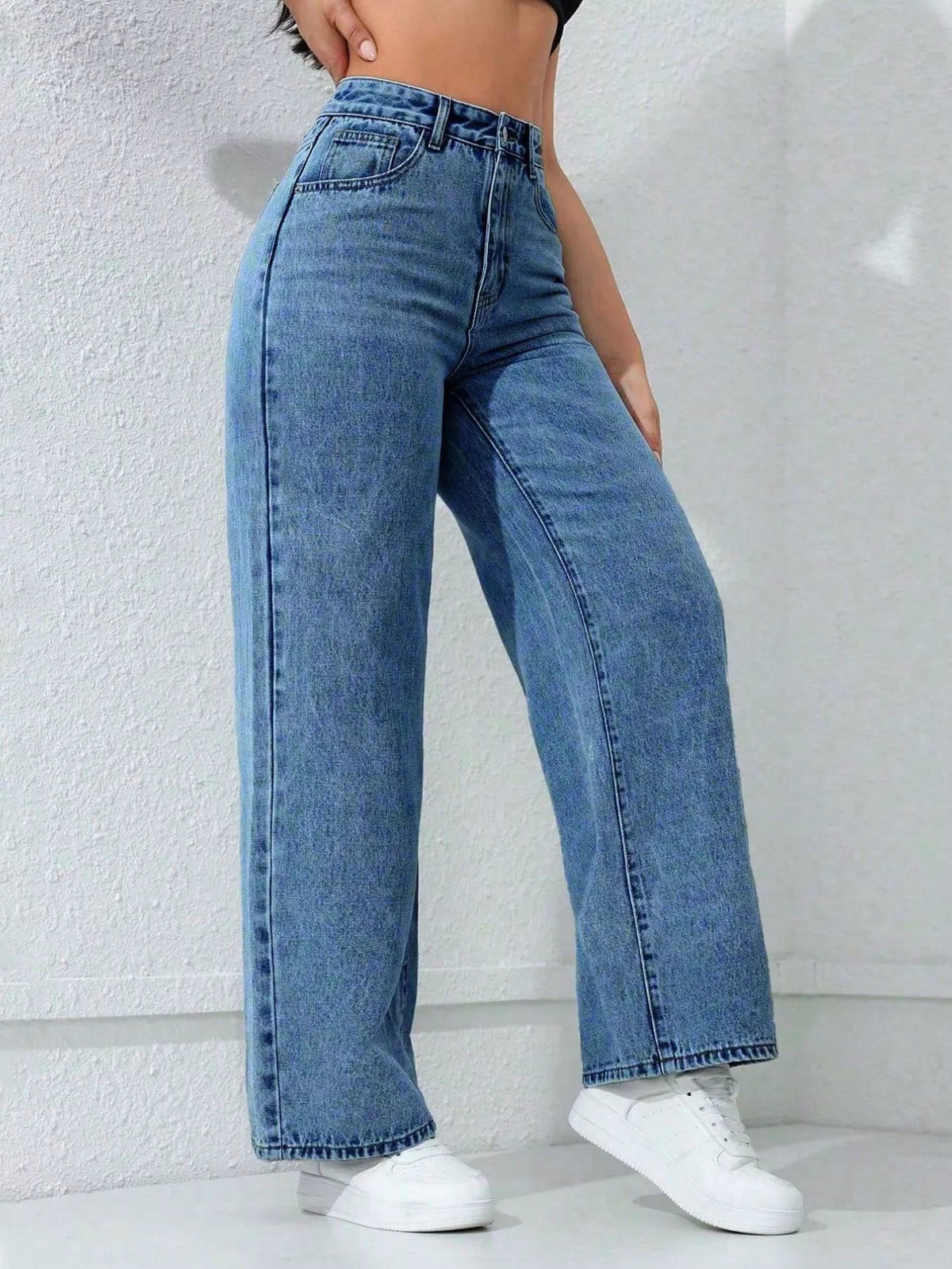 High-Waisted Wide-Leg Jeans – view 3