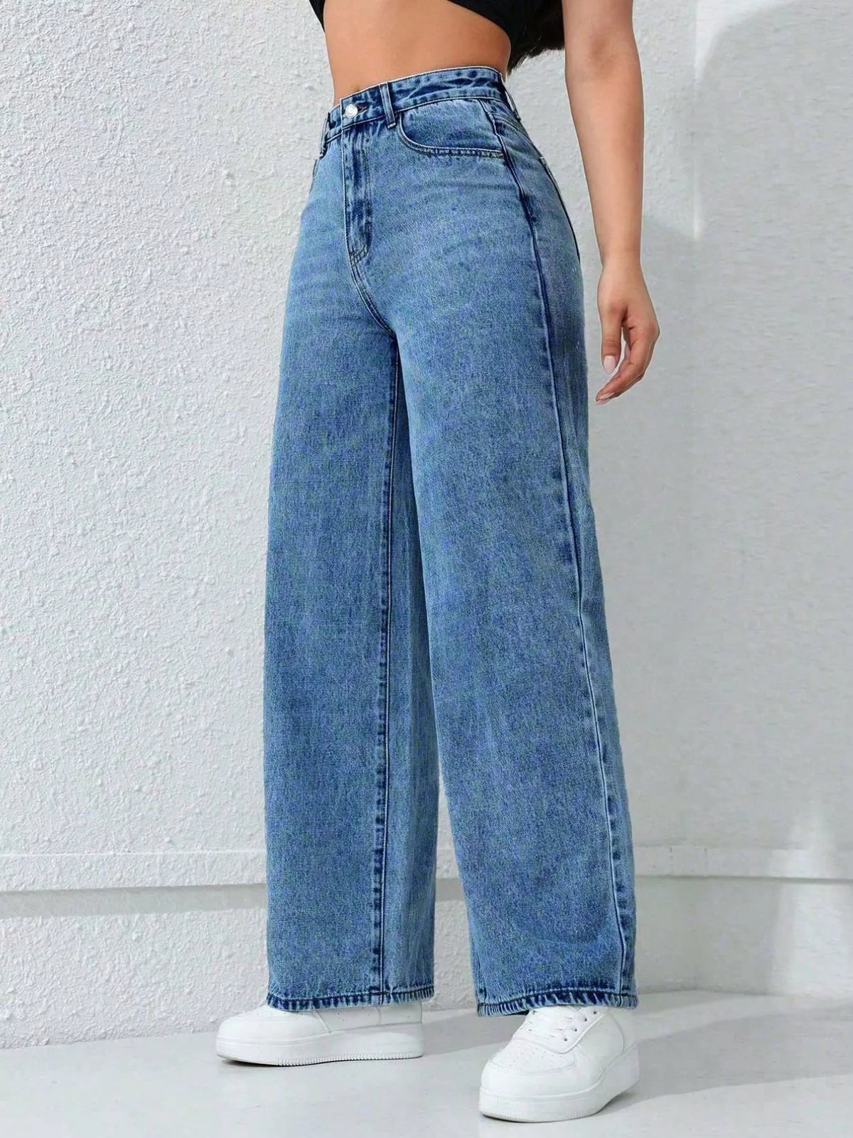 High-Waisted Wide-Leg Jeans – view 2